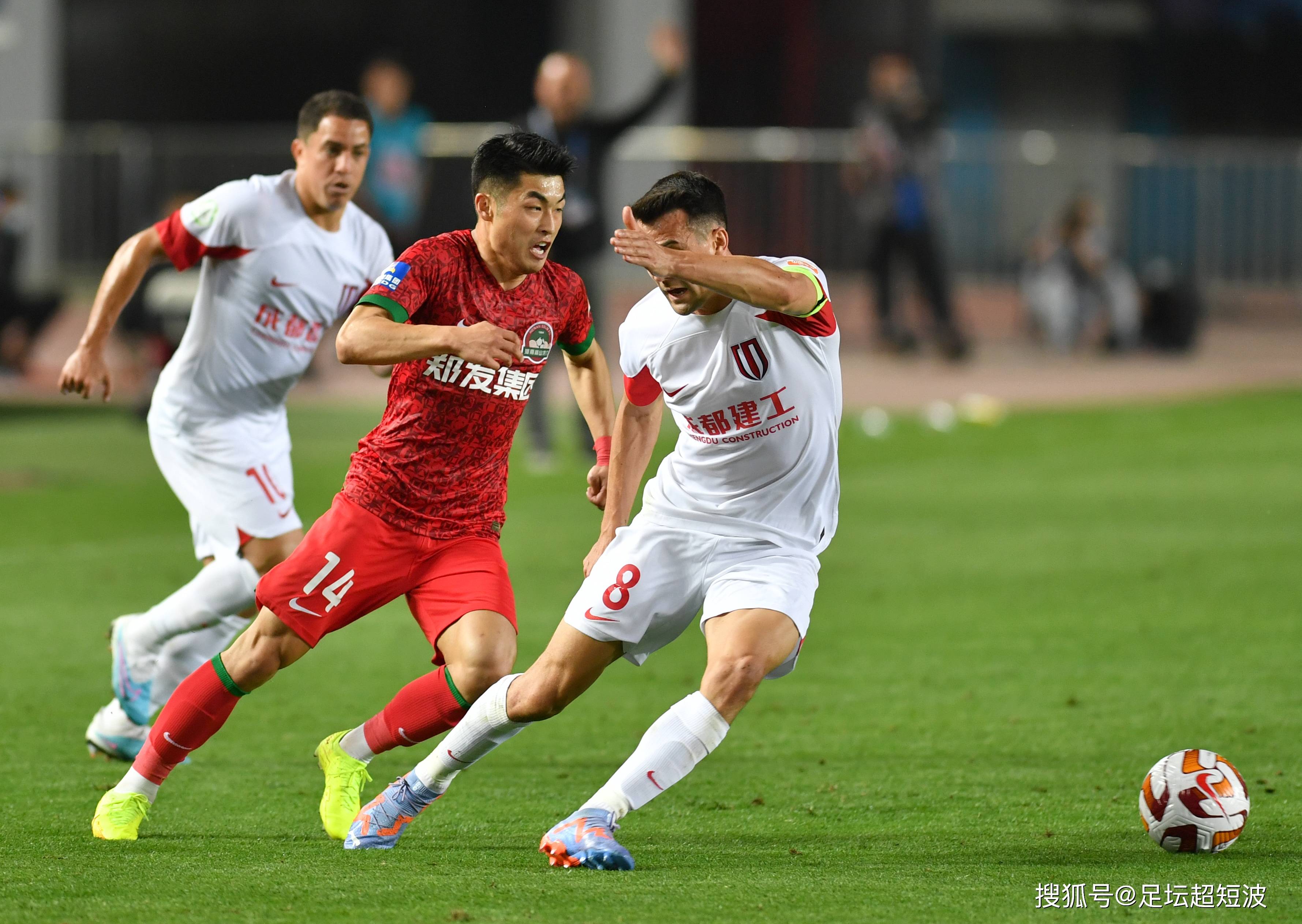 他不仅帮助 他不仅帮助